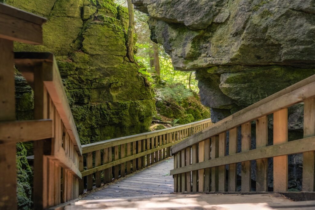 Mono Cliffs Provincial Park has a trail that wind through canyons
