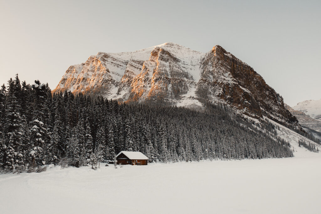 These cozy winter cabins in Alberta are calling These cozy winter cabins in Alberta are calling