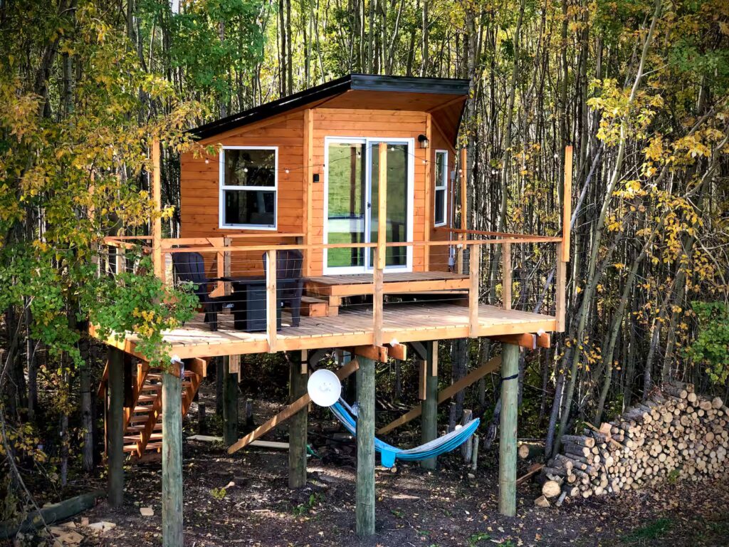 treehouse airbnb
