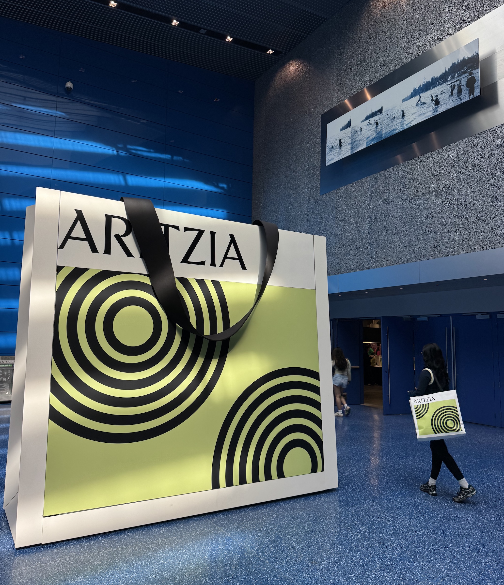 aritzia warehouse sale